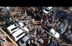 آلاف السودانيين يشيعون رئيس الوزراء السابق الصادق المهدي