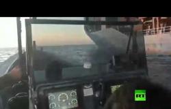 لحظة اعتراض البحرية الليبية لسفينة قادمة من تركيا