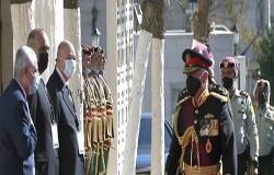الملك يفتتح الدورة غير العادية لمجلس الأمة التاسع عشر ويلقي خطاب العرش السامي