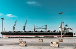 "ميناء ينبع التجاري" يحقق رقماً قياسياً في مناولة البضائع خلال 24 ساعة