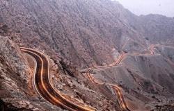 إعادة فتح طريق "جبل الكر" بالهدا بعد إغلاقه احترازياً بسبب الأمطار