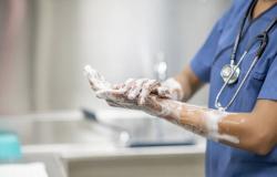"صحة جدة": يحقُّ للمريض المطالبة بمترجم وسؤال الممارس "هل غسلتَ يديك"؟