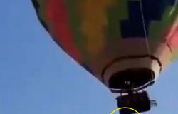 فيديو مروع.. لحظة سقوط رجل من منطاد طائر