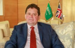 السفير البريطاني يدين الاعتداءات الحوثية الإرهابية على مصفاة الرياض