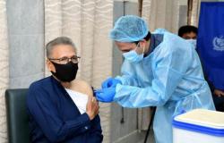 "كورونا" يصيب الرئيس الباكستاني رغم تلقيه الجرعة الأولى من اللقاح