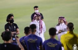 "مسلي" يجتمع بلاعبي الفريق الأول قبل موقعة النصر والفيصلي .. في الكأس
