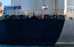 ذهب مقابل بنزين.. ما معنى تجاهل أمريكا سفنًا إيرانية متجهة لفنزويلا؟!
