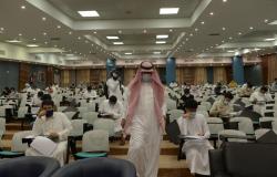 رئيس جامعة الملك خالد يتفقد سير الاختبارات النهائية في عدد من الكليات