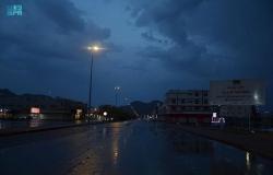 سقوط أمطار متوسطة على المدينة المنورة.. وتنبيه من تقلبات جوية
