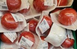 لتنضم إلى قائمة السلع التي ارتفعت أسعارها.. الطماطم تباع بـ"الحبة" في تركيا