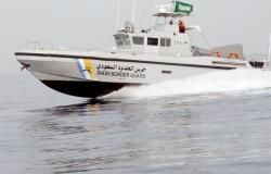 حرس الحدود ينقذ 6 مواطنين تعطّل قاربهم بعرض البحر بجدة
