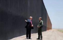 أنفق عليه "ترامب" المليارات.. "الدفاع الأميركية" تلغي خطط بناء الجدار الحدودي مع المكسيك