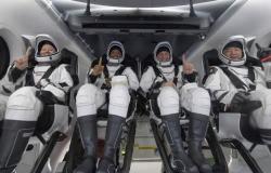 بعد قضاء أكثر من 5 أشهر في الفضاء.. 4 رواد يعودون إلى الأرض