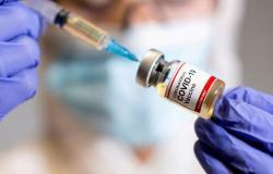 65 عامًا وأكثر.. المراكز الأمريكية: تطعيم 70% من البالغين ضد "كورونا"