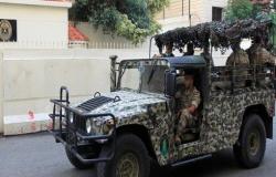 الجيش اللبناني يوقف 10 سوريين ولبنانيا حاولوا الهجرة عبر مركب بحري (صور)