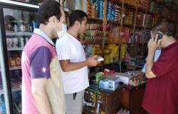 إعدام أغذية منتهية الصلاحية بمدينة نخل بوسط سيناء