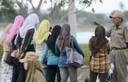 إندونيسيا: اللباس الإلزامي يميّز ضد النساء والفتيات