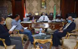 محافظ المنيا يلتقي نواب البرلمان لمناقشة القضايا الخدمية و«حياة كريمة»