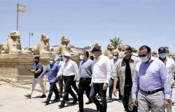 رئيس الوزراء يتفقد السوق السياحية بمدينة أسوان