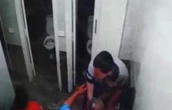 موظف يعتدي بوحشية على طفل من ذوي الإعاقة.. و«التضامن»: «كان يخلع ملابسه أمام المشرفات»