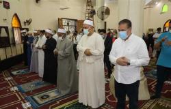 محافظ المنوفية يؤدى شعائر صلاة عيد الأضحى بمسجد الي بشبين الكوم