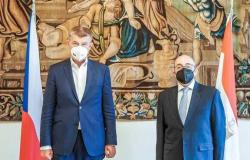 سفير مصر في براج يلتقي رئيس الوزراء التشيكي