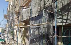 الاستمرار في طلاء المنازل المواجهة لطريق «الكباش» الفرعوني بمدينة الأقصر