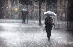 تنبيه لـ"مركز الأرصاد": أمطار غزيرة وتساقط البرد وجريان السيول بمنطقة عسير