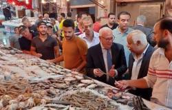 محافظ بورسعيد يتفقد سوق الأسماك الجديد و يناقش المواطنين في مستوى الخدمات