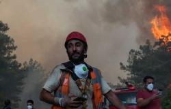 أردوغان يتعهد ببدء أعمال البناء في الأماكن المتضررة من الحرائق في غضون شهر