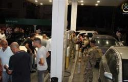الجيش اللبناني يداهم محطات وقود مغلقة: خزنت البنزين ومنعته عن الشعب