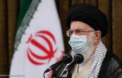مرشد إيران يقر بفداحة الوضع الوبائي .. والسلطات ترد بالإغلاق