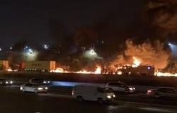 مدني العاصمة المقدسة يباشر حريقًا اندلع في شاحنة ومركبات على طريق مكة- جدة