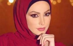 «اللسان الناقد هو العورة».. أمل حجازي تنفعل على متابع انتقد ظهورها بالحجاب