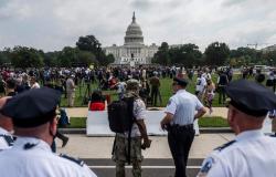 أنصار "ترامب" يتظاهرون أمام الكونجرس وسط تحذيرات من عنف محتمل