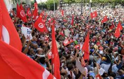 تظاهرتان في تونس رافضة ومؤيدة لقرارات الرئيس