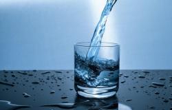 لشرب الماء على معدة خاوية صباحًا.. 6 فوائد مذهلة