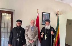 أسقف عام أفريقيا للكنيسة القبطية يزور مقر السفارة المصرية في زيمبابوي