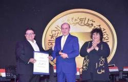 وزيرة الثقافة تكرم أبطال أكتوبر وتسلم جوائز مسابقة «أنا المصري» للأغنية الوطنية