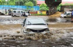 هل يمكن قيادة السيارة الكهربائية خلال الفيضانات أو السيول؟