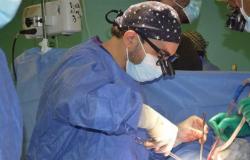 مستشفى جامعة أسوان يجري عملية قلب مفتوح واستبدال صمام أورطي