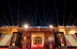 افتتاح مهرجان القاهرة السينمائي الدولي في دورته الـ43 (بث مباشر)