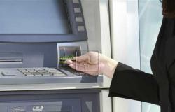 احذر خدعة اللصوص.. 5 إخطاء تعرضك للسرقة أثناء السحب أو الاستعلام عبر ماكينات الـ ATM
