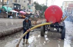 رئيس مدينة سيدي سالم يتابع أعمال التخلص من مخلفات الأمطار ليلا