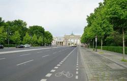 «يهدد الشركات المصنعة».. اقتراح يؤيده عشرات الآلاف لتقييد حركة السيارات في برلين