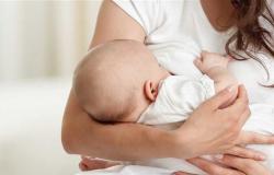 هل يمكن تلقي لقاح كورونا خلال فترة الرضاعة؟.. الصحة تجيب