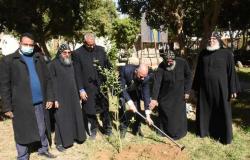 زراعة 1500 شجرة مثمرة ضمن مبادرة هنجملها بدير الأنبا باخوم بالأقصر