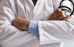 «صحة النواب»: «القانون المجلس الصحي يُلزم الأطباء باجتياز الاختبارات قبل مزاولة المهنة»