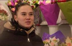 أوكرانية تبقي متجرها لبيع الورود مفتوحا