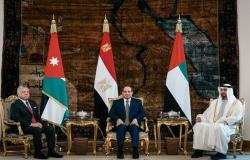 الملك يعقد لقاء مع الرئيس المصري وولي عهد أبوظبي بالقاهرة - تفاصيل